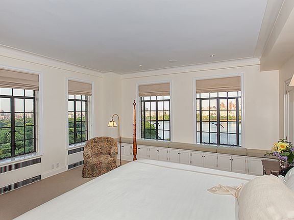 4th image of 300 Central Park W APT 17G