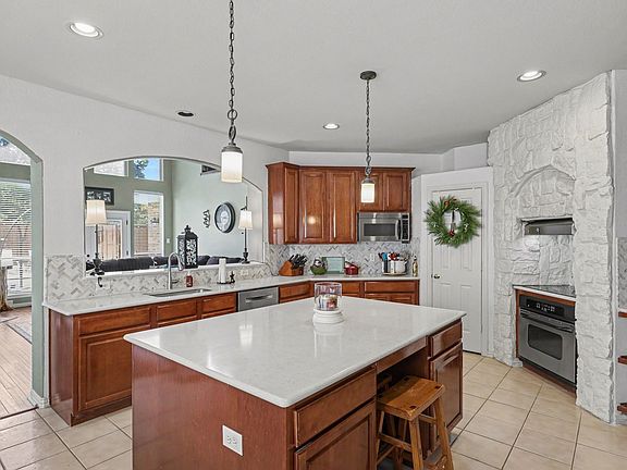 3rd image of 10402 Fairway Vista Dr