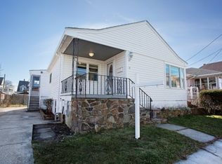 12 R St, Hull, MA 02045