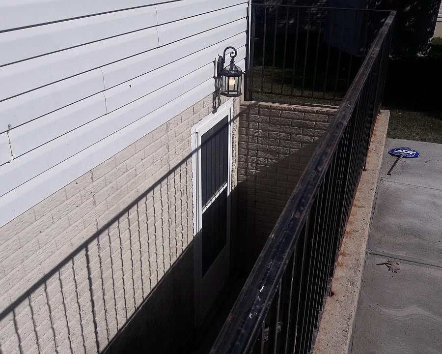 Private Basement Entrance