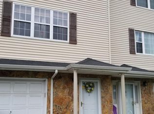 2 Dutch Ln, Hazlet, NJ 07730