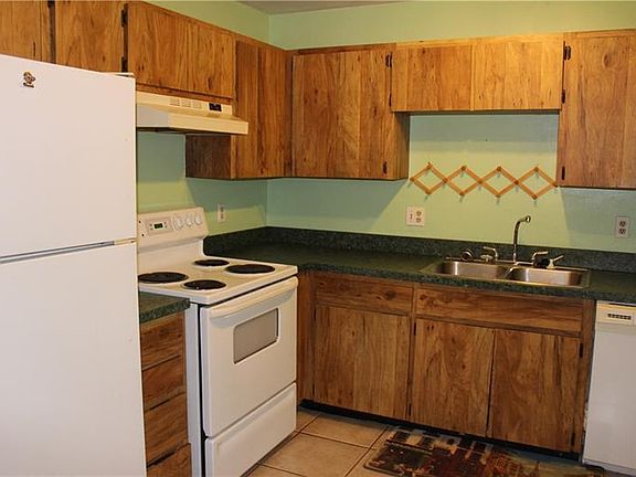 4th image of 1401 Thistledown Dr