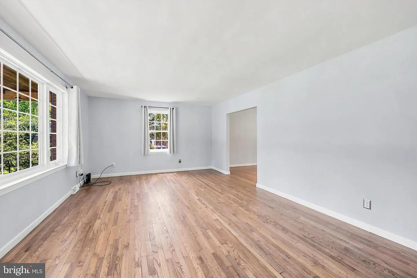 4 bed, 2.5 bath, 2100 sqft, $3,250 — Photo 3
