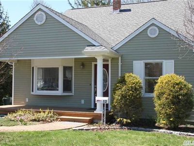 12 Yonda Dr, Sayville, NY, 11782