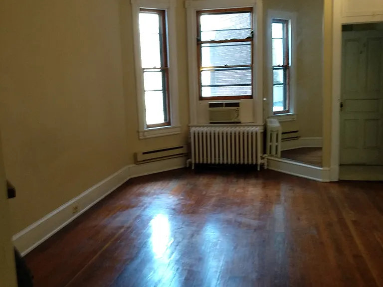1700BLOCK Bolton St — Photo 6