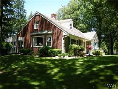 3rd image of 4133 Oakwood Cir