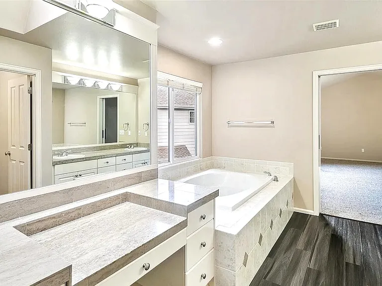 15536 NE 62nd Ct — Photo 23