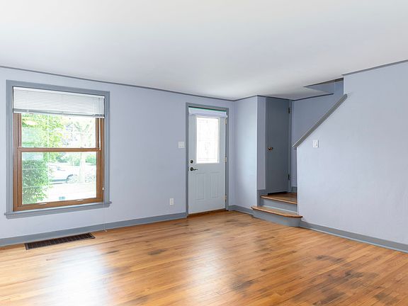 2nd image of 1436 Wentworth Ave
