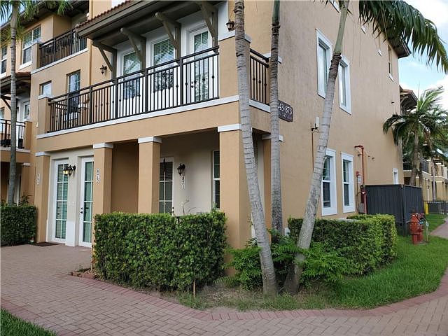 1st image of 871 SW 147th Ave #871