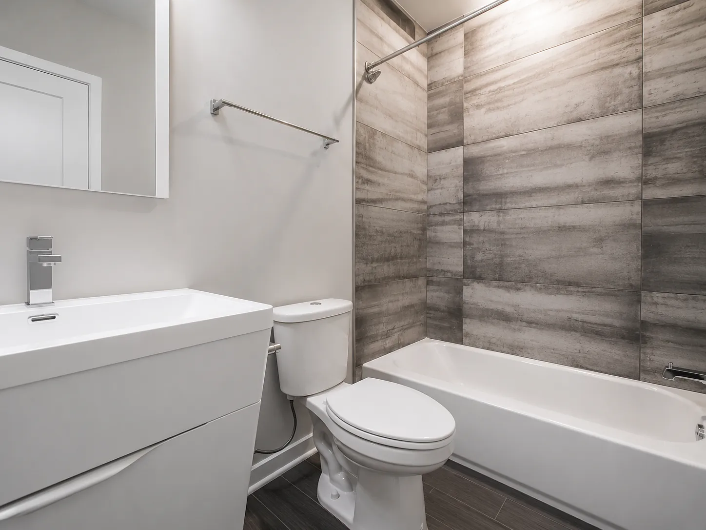 3 bed, $2,345 — Photo 4