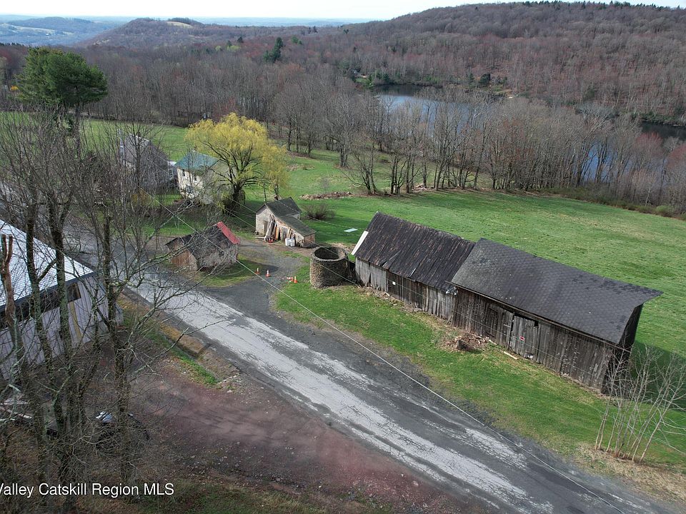 1st image of 301 Stump Pond Road