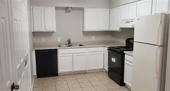 4th image of 1911 Tanglewood Dr