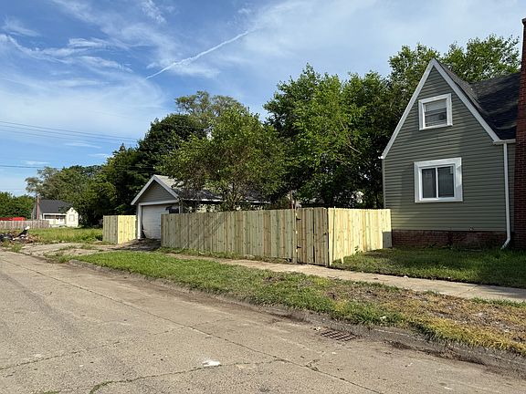 Front & side view of the house.
