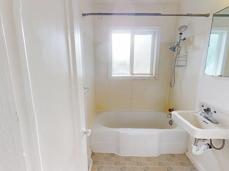 2525 S Clayton St — Photo 17