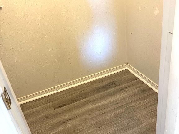 3rd image of 2114 Robert E Lee Blvd