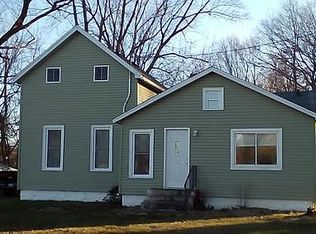 400 6th St, Three Rivers, MI 49093