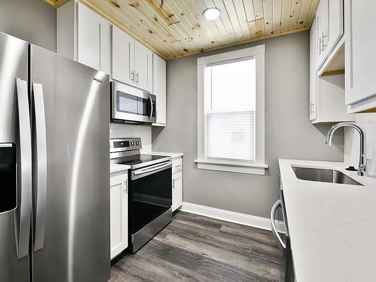 822 S 38th Ave — Photo 9
