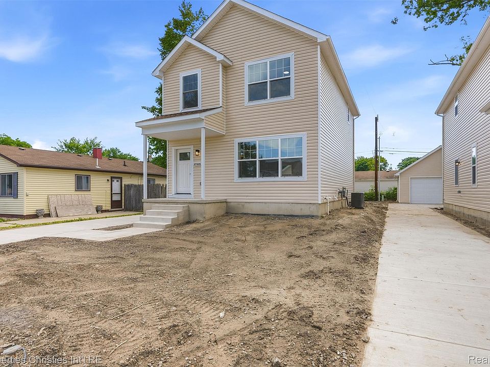 1st image of 27828 Groveland St