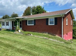 108 Scalehouse Ln, Galax, VA 24333