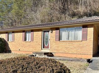 130 Vermillion Ave, Whitesburg, KY 41858