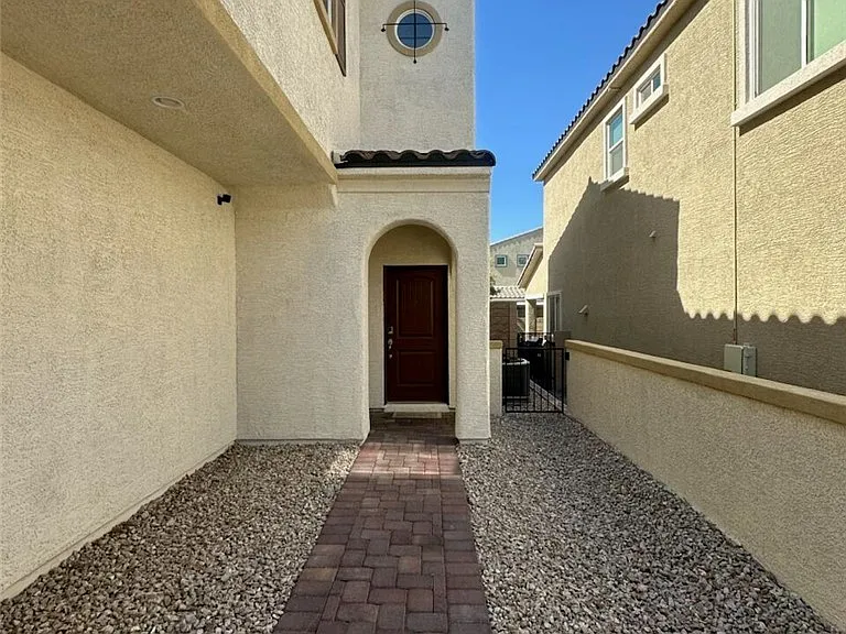 10474 Skye Night Ave — Photo 2