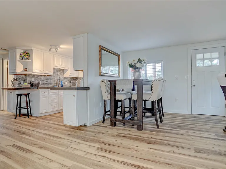 9657 Hurty Ave — Photo 4