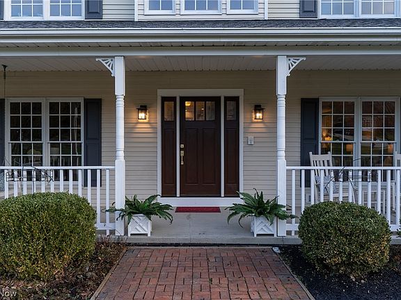 2nd image of 8955 Stoneybrook Dr