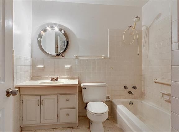 5th image of 2172 Euclid St