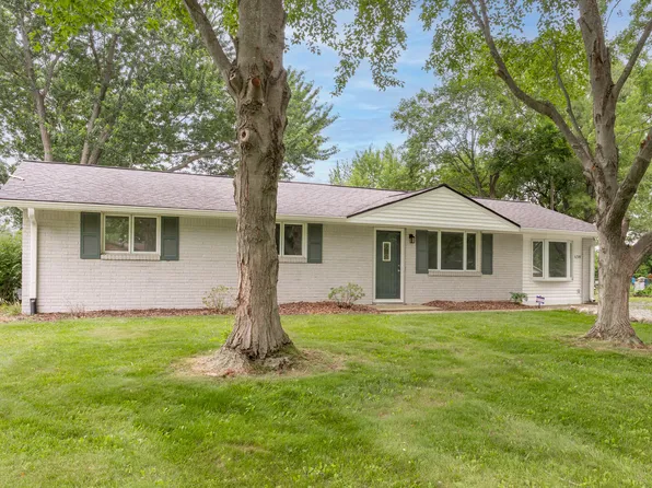 638 Karen Dr, Zionsville, IN 46077