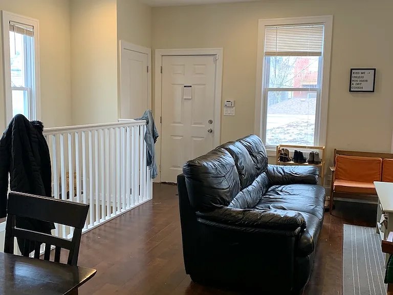 2619 N Southport Ave #CH — Photo 2