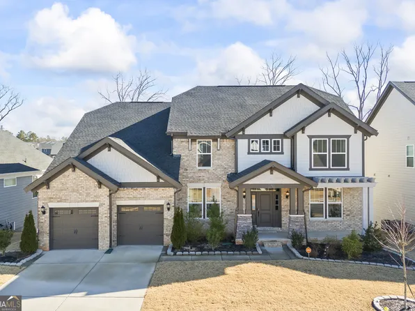 690 Michigan Cir, Hoschton, GA 30548