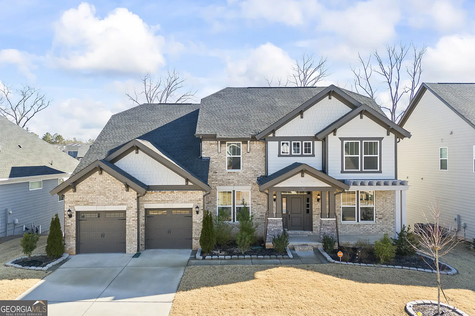 690 Michigan Cir photo 1