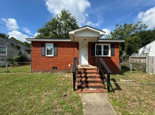 405 Laura Ct, Spring Lake, NC 28390