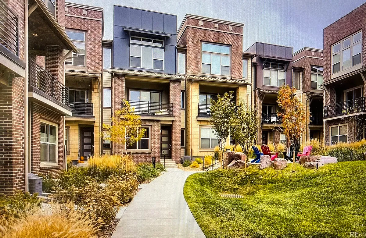 Building Photo - 2336 Marigold Pl