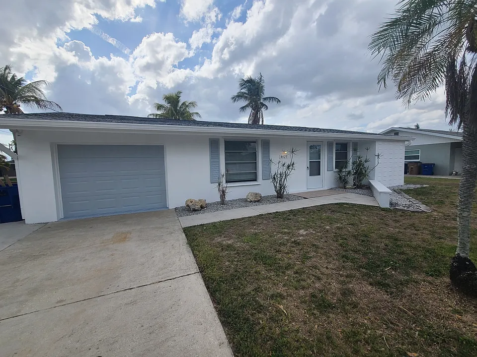 4425 N Canal Cir