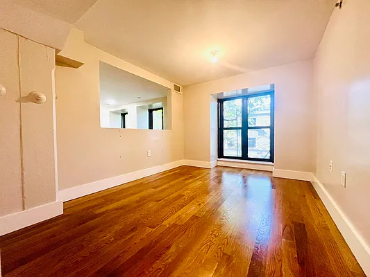 Rented by EXR | media 6