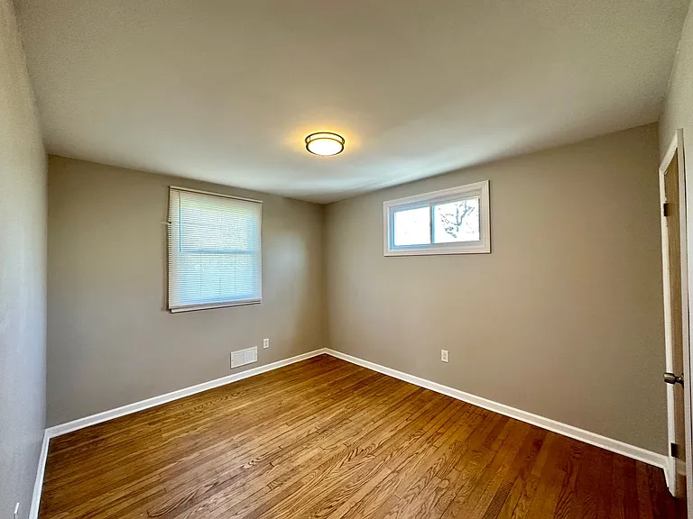 805 N Woodward Dr — Photo 17