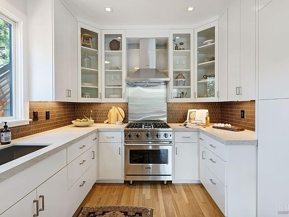 3rd image of 86 Hillside Avenue