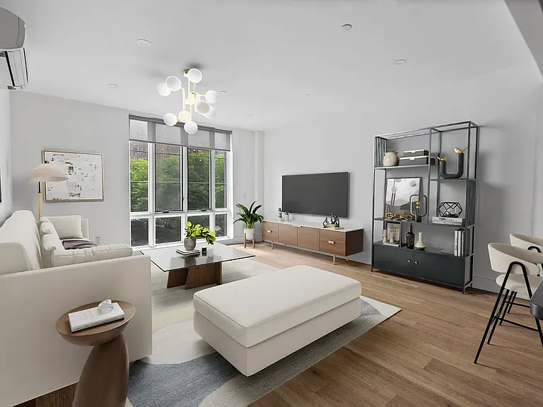 2490 3rd Ave #5A — Photo 3