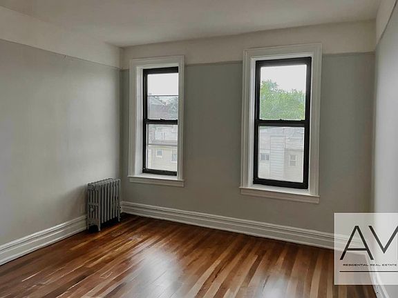2nd image of 536 Ovington Ave APT 1