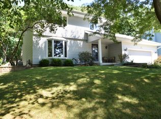 N69W23494 Donna Dr, Sussex, WI 53089