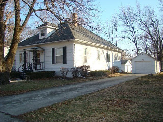 1st image of 306 W Marion St