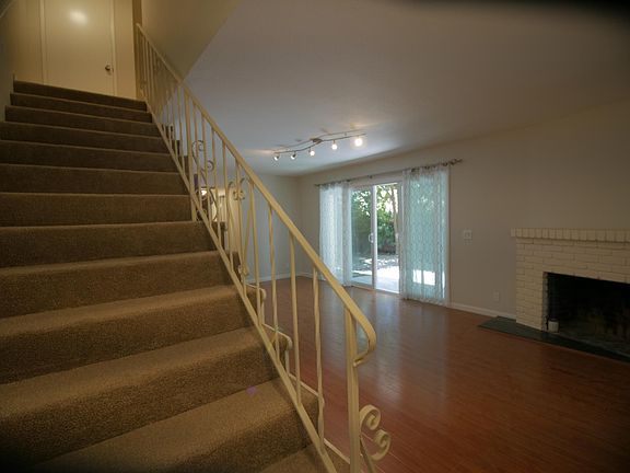 4th image of 1285 Manchester Dr APT 2A