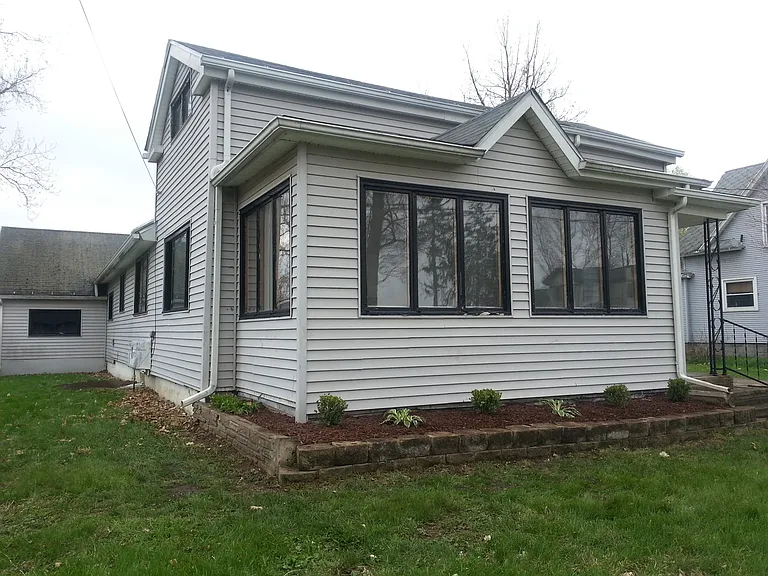 117 Lakeside Dr — Photo 1