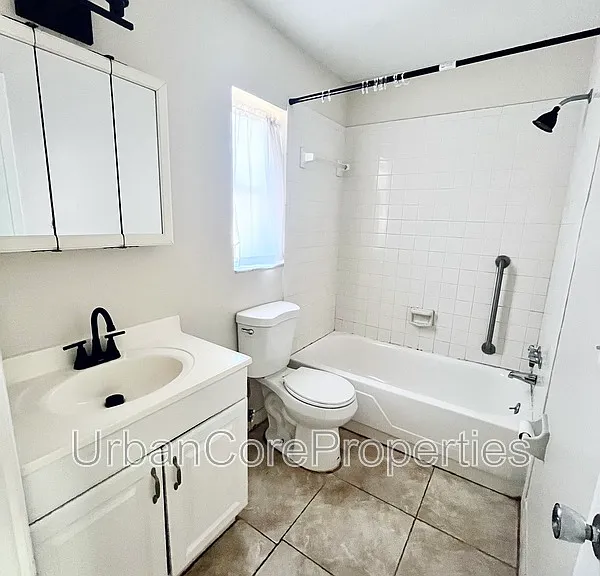 321 24th Ave N #8 — Photo 9