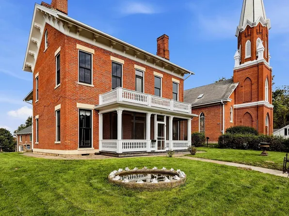 129 S High St, Galena, IL 61036