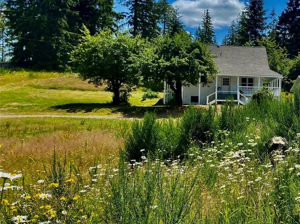 980 Peter Hagen Road W, Seabeck, WA 98380