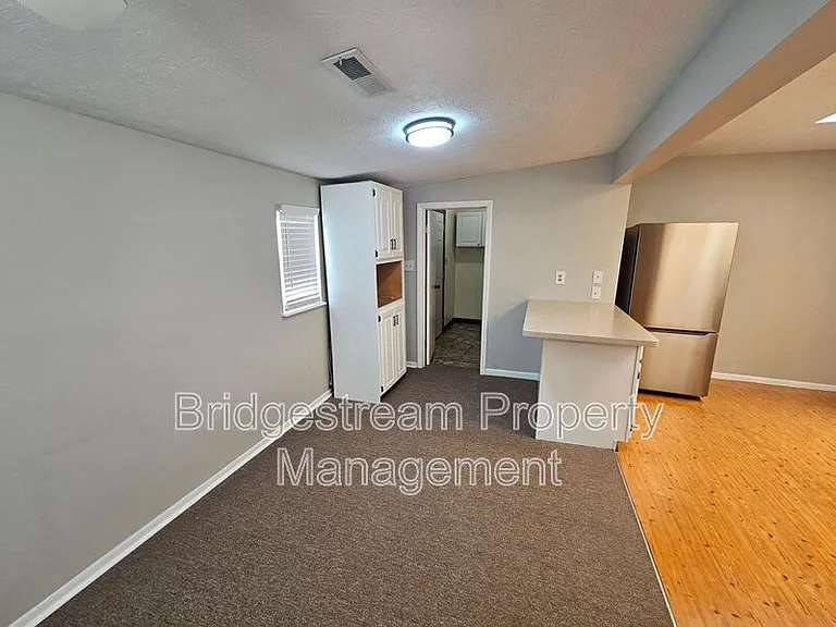 1941 Culver Ave — Photo 6