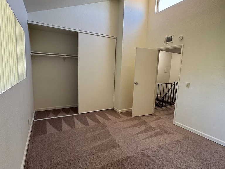 2950 Portage Bay — Photo 15