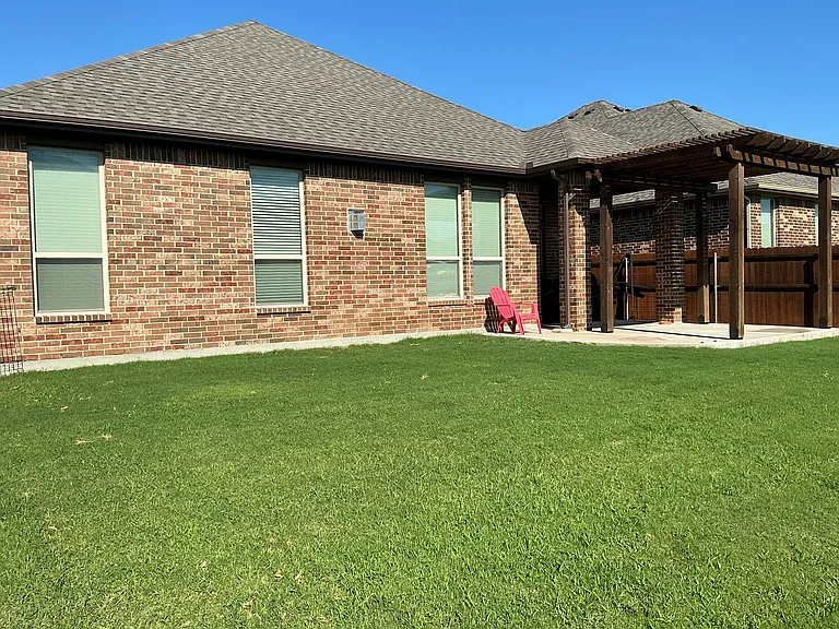 104 Mineral Point Dr — Photo 2